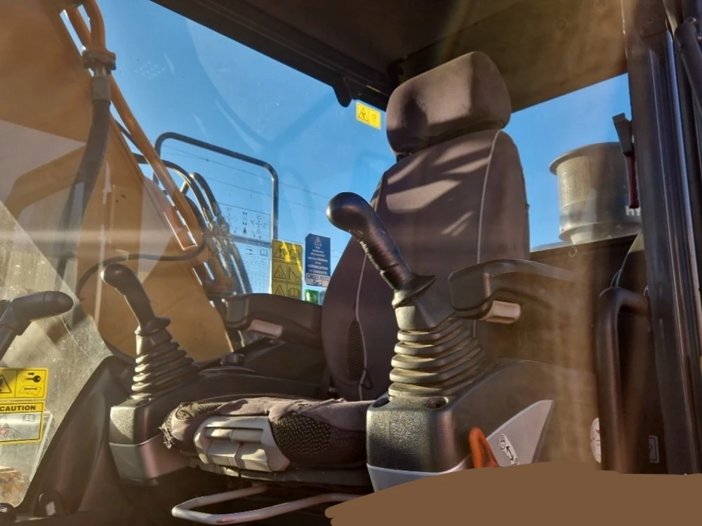  Hyundai HX 220 L  | Mobile.bg   13