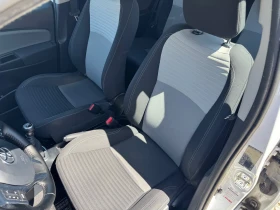 Toyota Yaris 1.5i Facelift/Мултимедия, снимка 9
