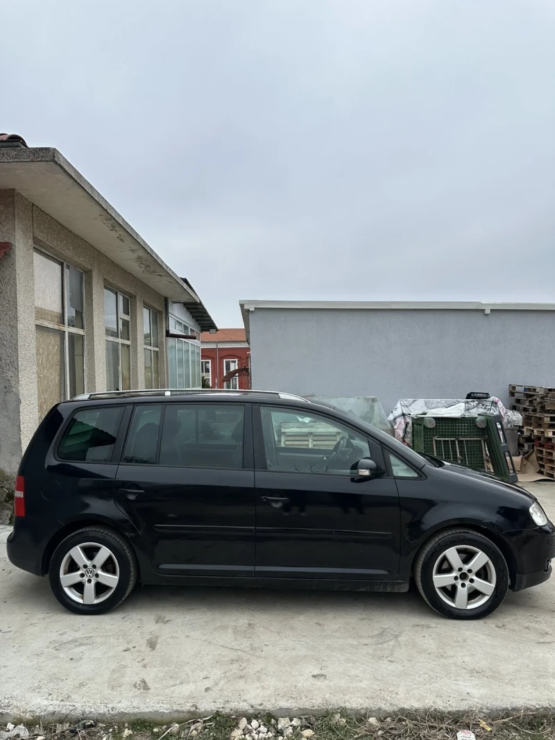 VW Touran, снимка 2 - Автомобили и джипове - 49298663