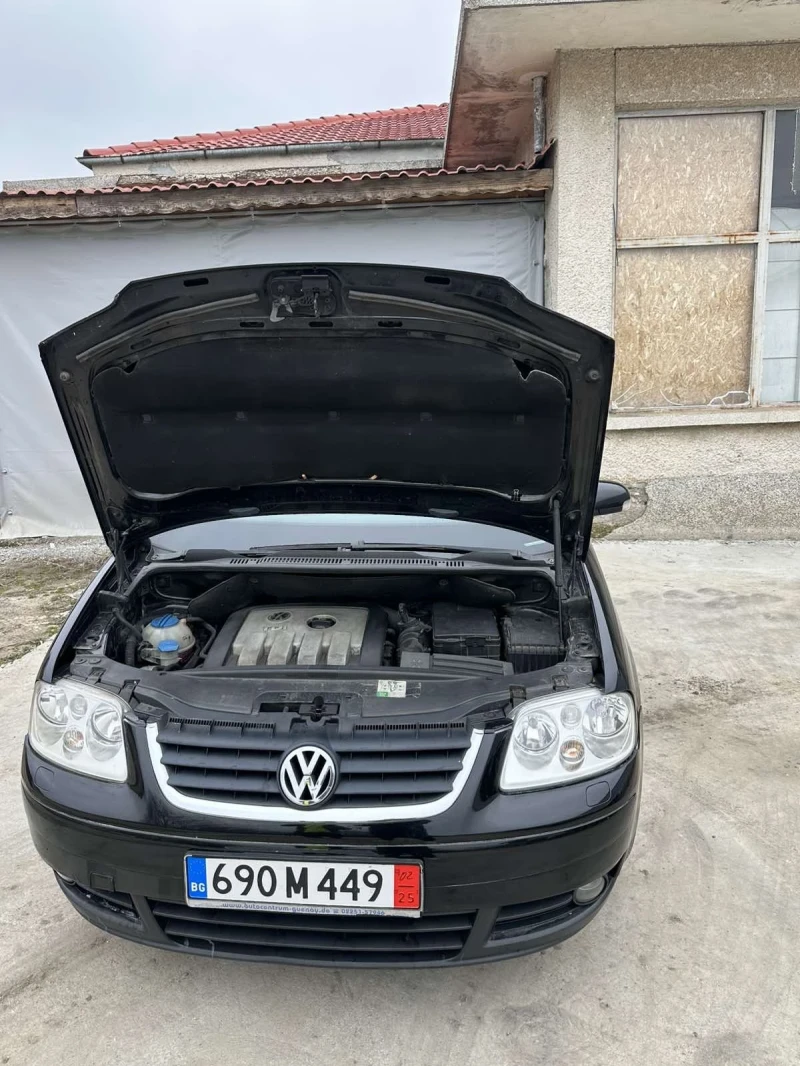 VW Touran, снимка 10 - Автомобили и джипове - 49298663