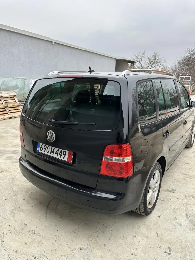 VW Touran, снимка 4 - Автомобили и джипове - 49298663