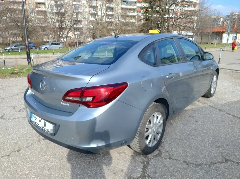 Opel Astra J 1.6, снимка 3 - Автомобили и джипове - 49581720