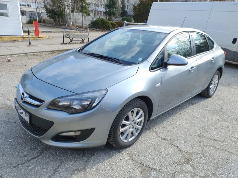 Opel Astra J 1.6, снимка 1 - Автомобили и джипове - 49581720