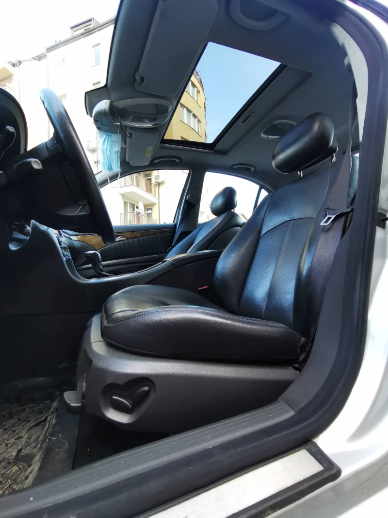 Mercedes-Benz E 270 AVANTGARDE, снимка 8 - Автомобили и джипове - 52357964