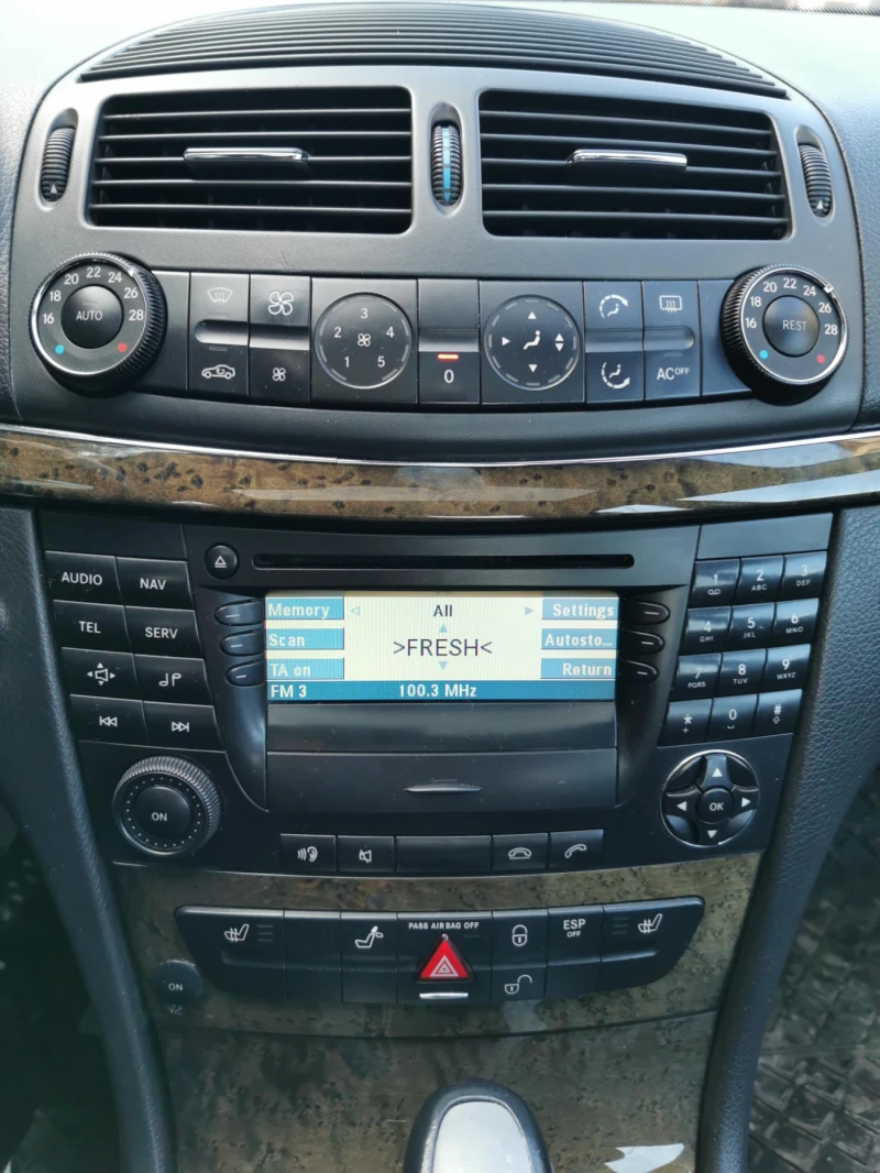 Mercedes-Benz E 270 AVANTGARDE, снимка 7 - Автомобили и джипове - 52357964