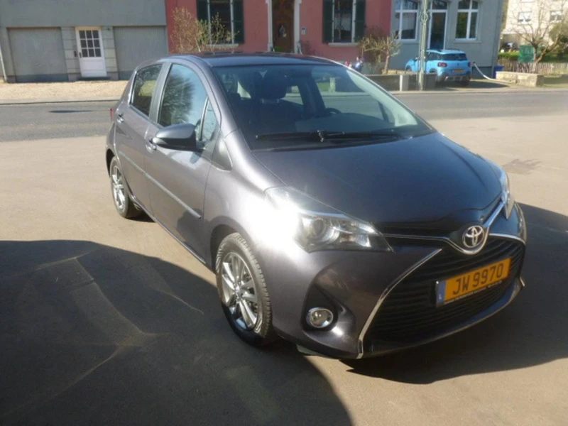Toyota Yaris 1.4D4D 1ND 4 бр., снимка 3 - Автомобили и джипове - 51932959