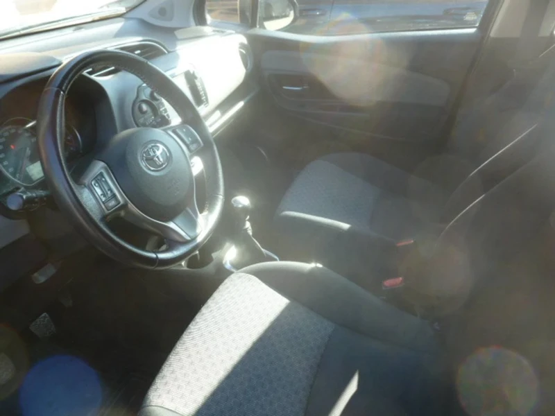 Toyota Yaris 1.4D4D 1ND 4 бр., снимка 6 - Автомобили и джипове - 51932959
