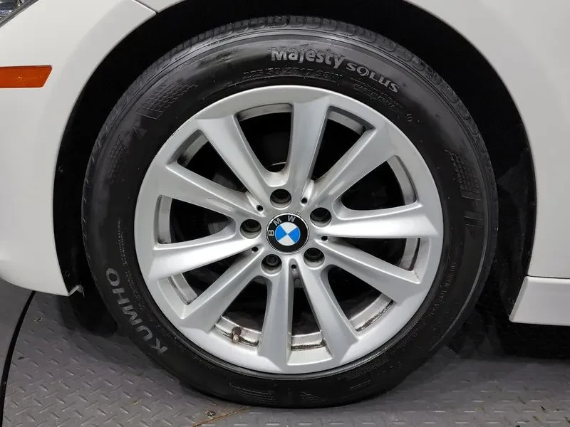 BMW 320 i M Sports - САМО 30% АВАНС, снимка 5 - Автомобили и джипове - 55896889
