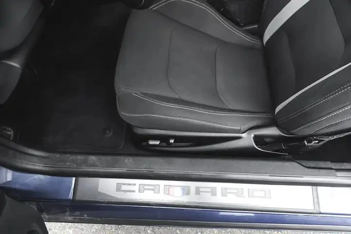 Chevrolet Camaro Automatic, снимка 17 - Автомобили и джипове - 56010746