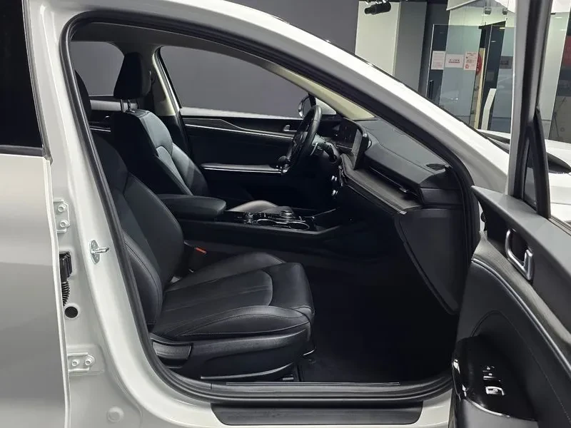 Kia K5 2.0 Noblesse, снимка 11 - Автомобили и джипове - 56682976