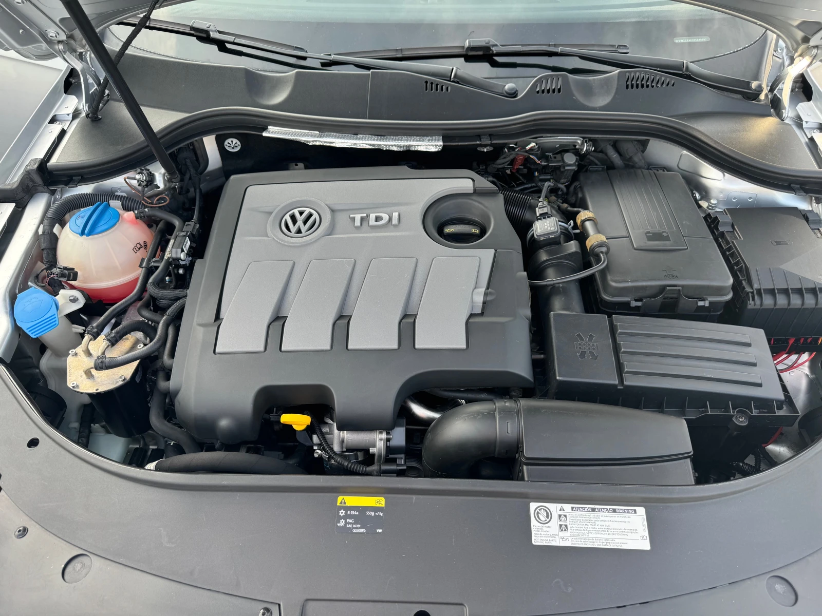 VW Passat 1.6TDi-Navi - изображение 7