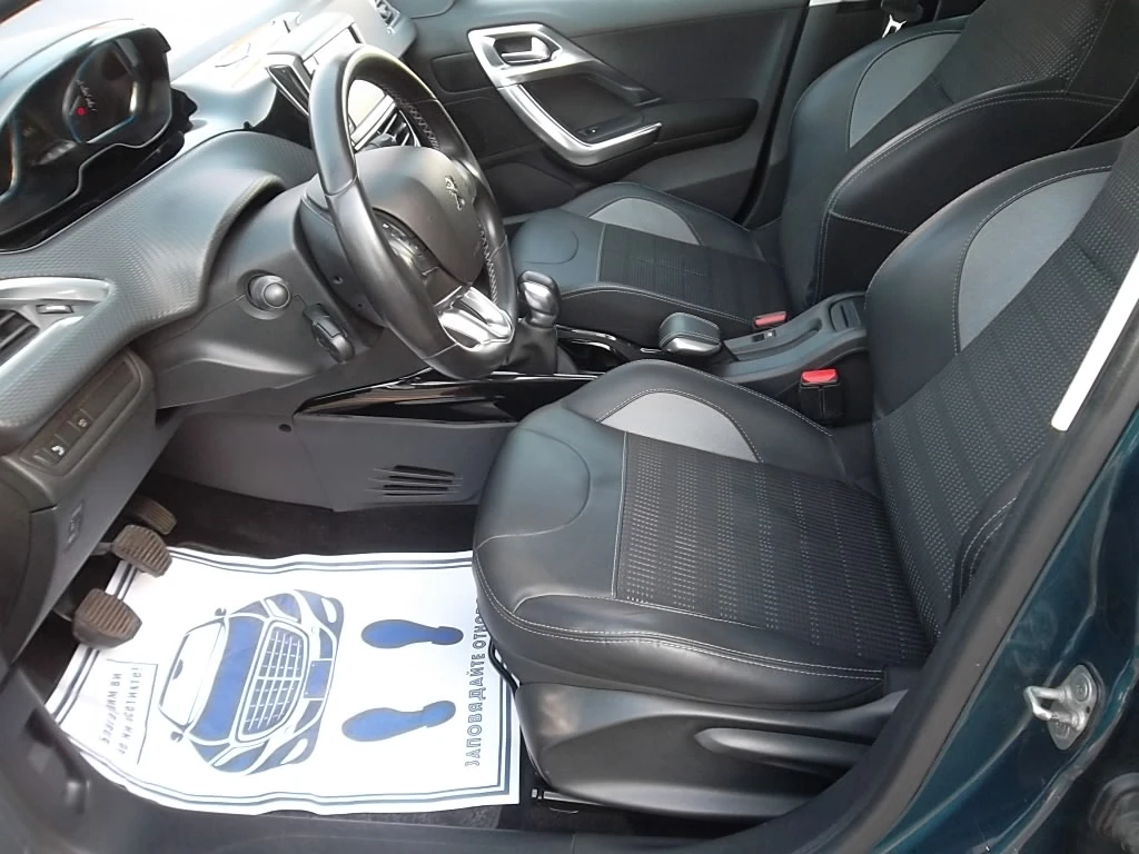 Peugeot 2008 PureTech 1.2 Бензин ALLURE - изображение 6