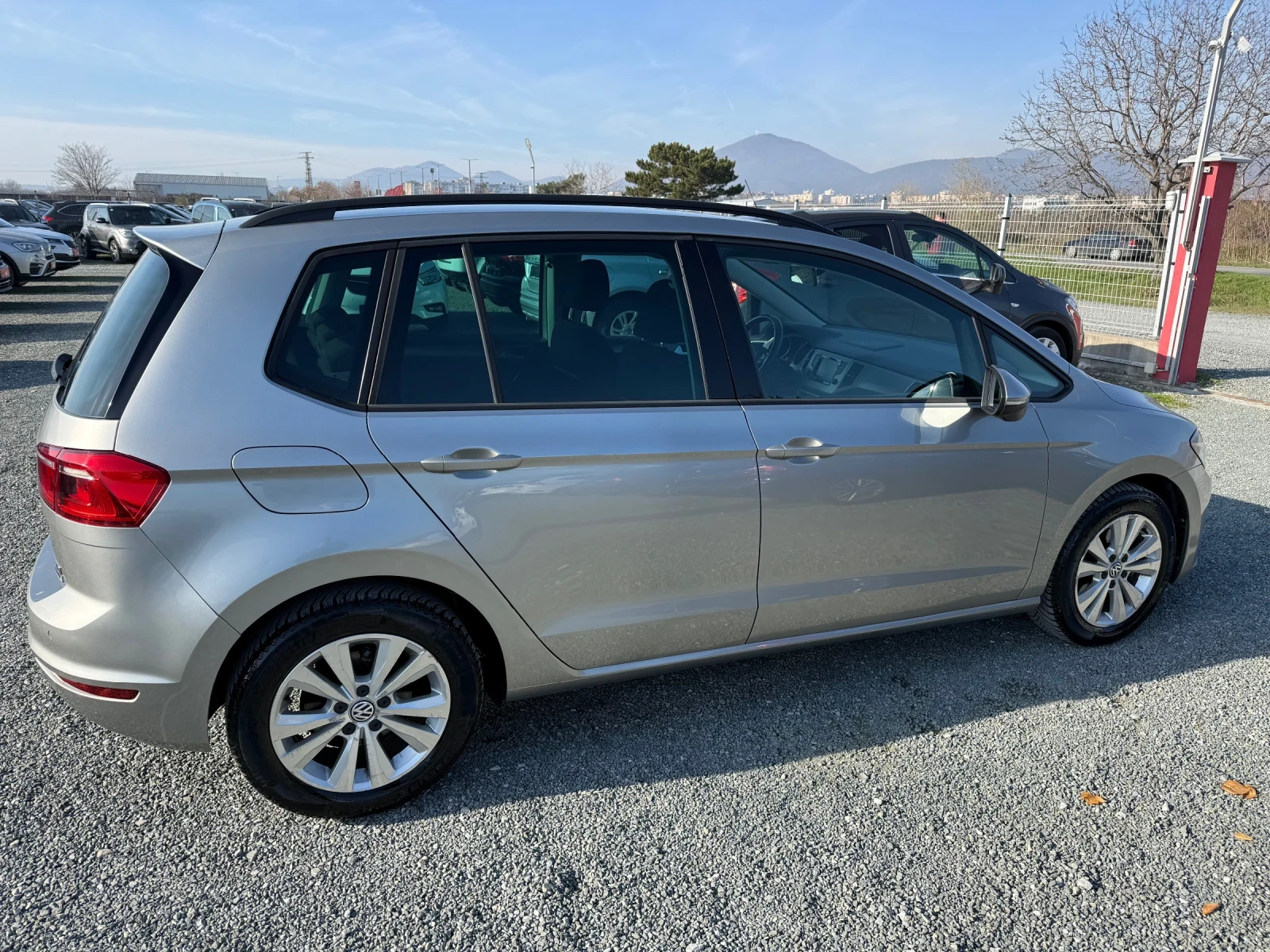 VW Sportsvan (KATO НОВА) - изображение 5