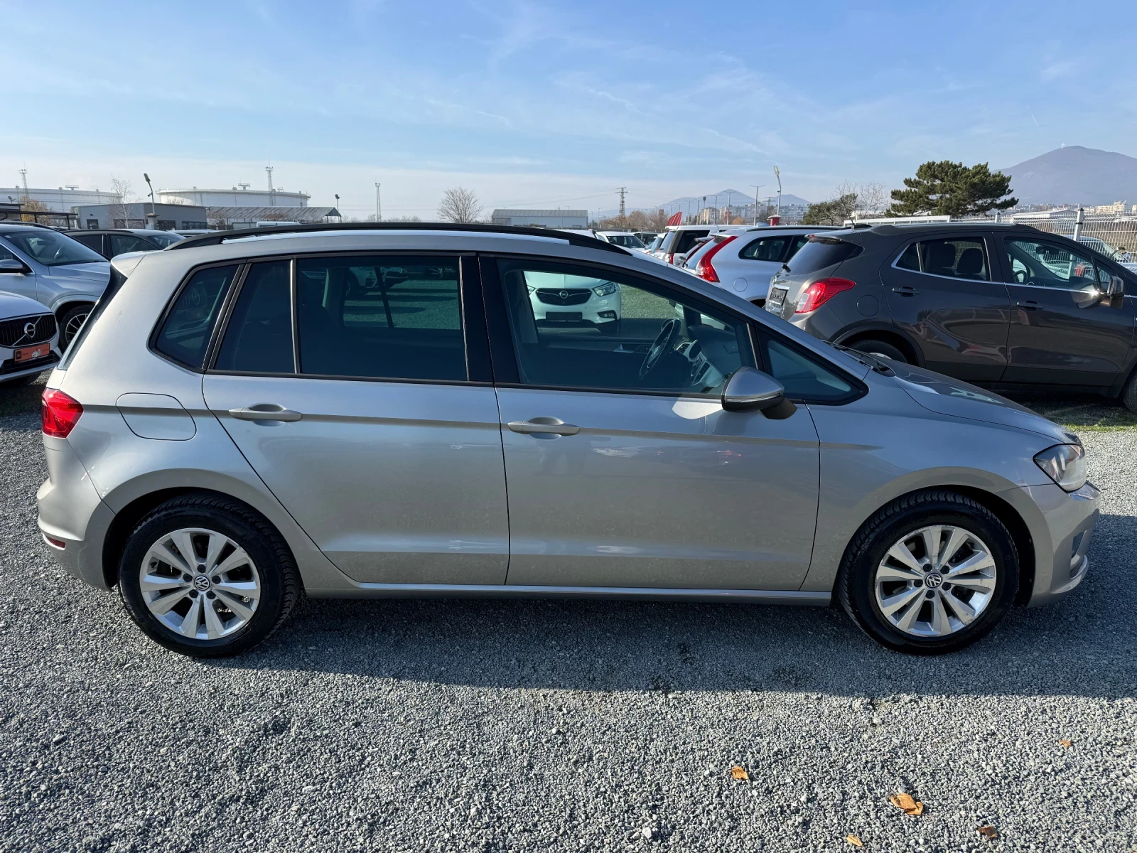 VW Sportsvan (KATO НОВА) - изображение 4