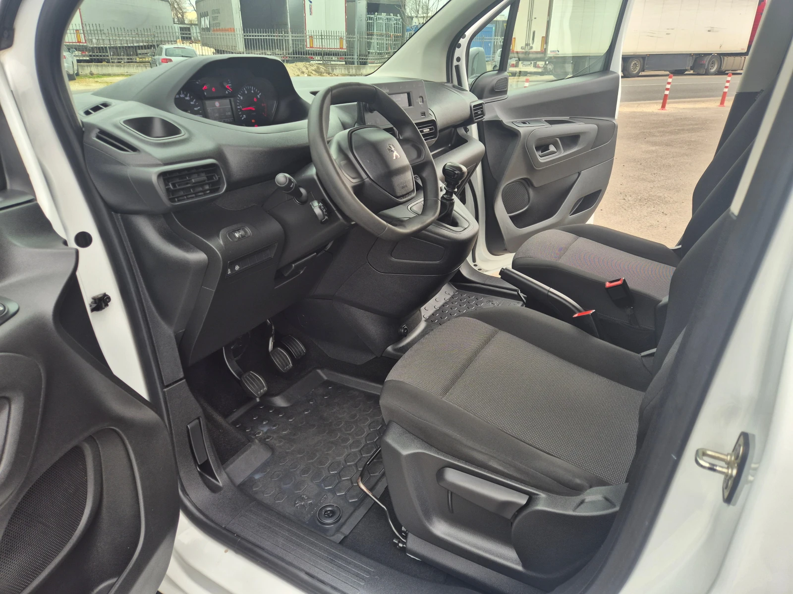 Citroen Berlingo N1- M/T 1.5 DCI, снимка 13 - Автомобили и джипове - 54031337