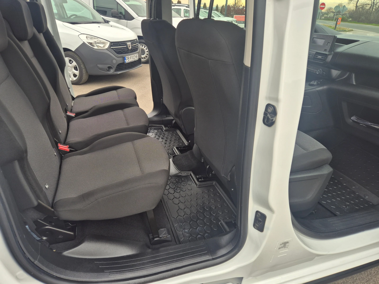 Citroen Berlingo N1- M/T 1.5 DCI, снимка 10 - Автомобили и джипове - 54031337