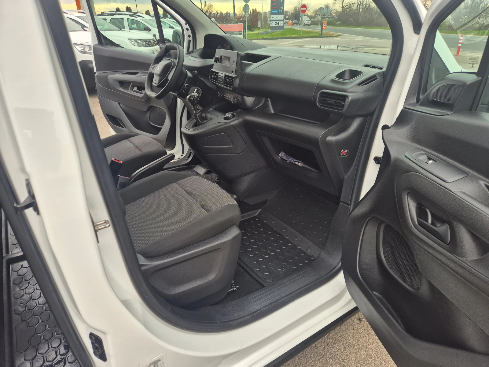Citroen Berlingo N1- M/T 1.5 DCI, снимка 9 - Автомобили и джипове - 54031337