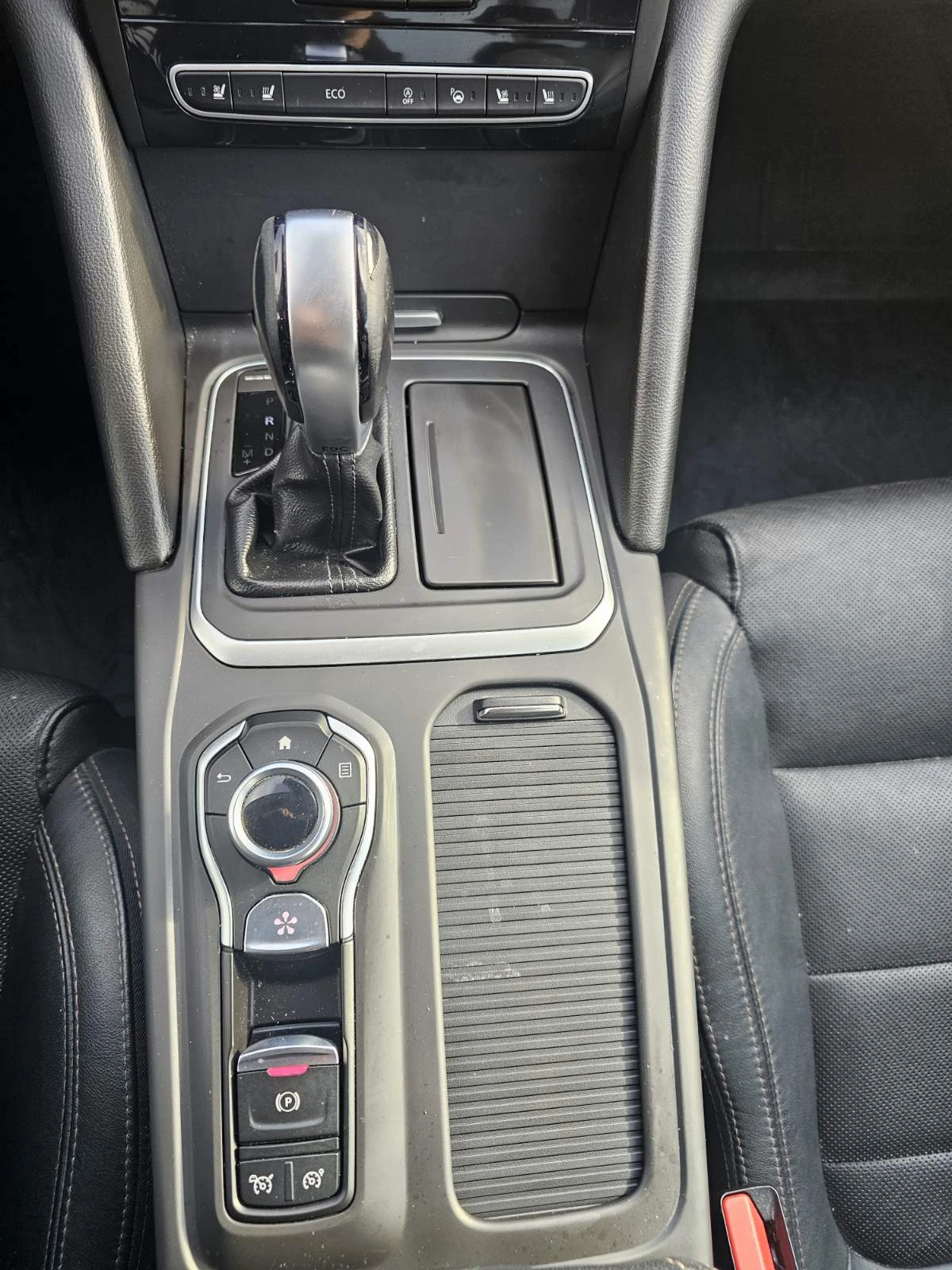 Renault Talisman 1.8 TCe 224 , снимка 9 - Автомобили и джипове - 54228536