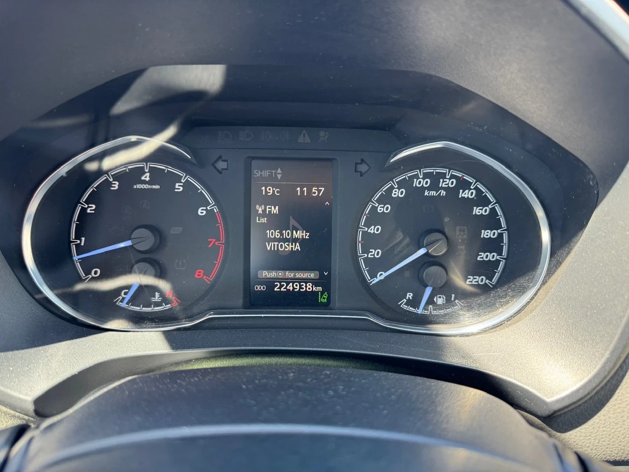 Toyota Yaris 1.5i Facelift/Мултимедия, снимка 15 - Автомобили и джипове - 54314059