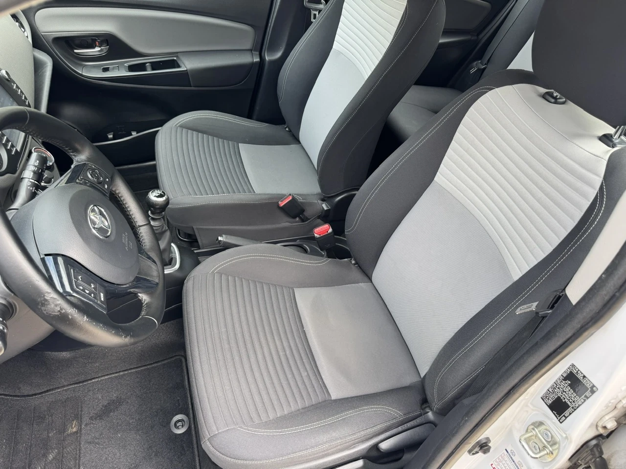 Toyota Yaris 1.5i Facelift/Мултимедия, снимка 9 - Автомобили и джипове - 54923369