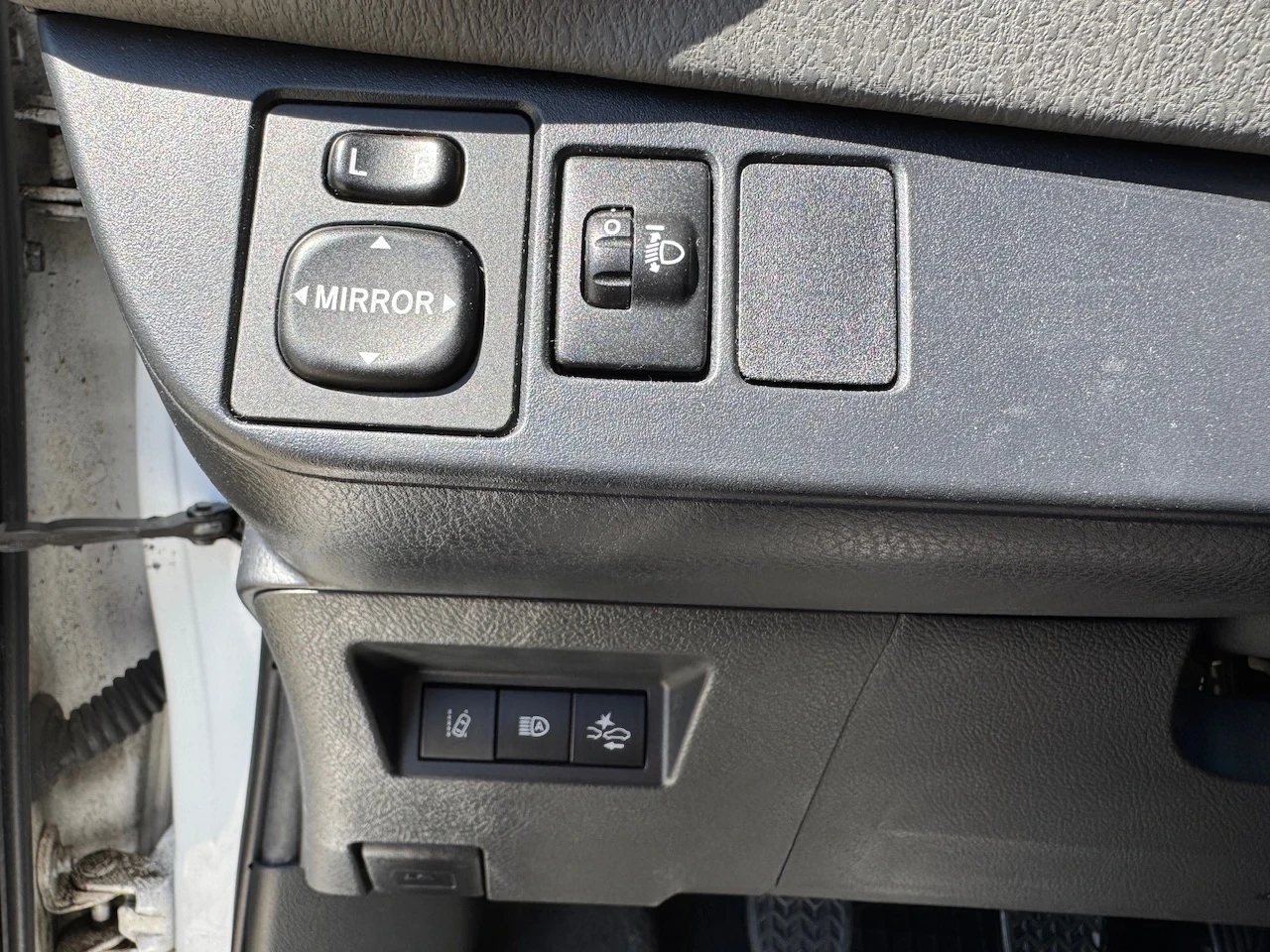 Toyota Yaris 1.5i Facelift/Мултимедия, снимка 16 - Автомобили и джипове - 54314059