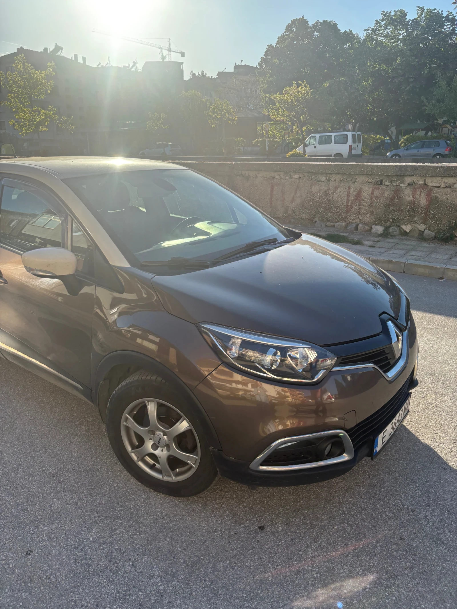 Renault Captur, снимка 3 - Автомобили и джипове - 54322342