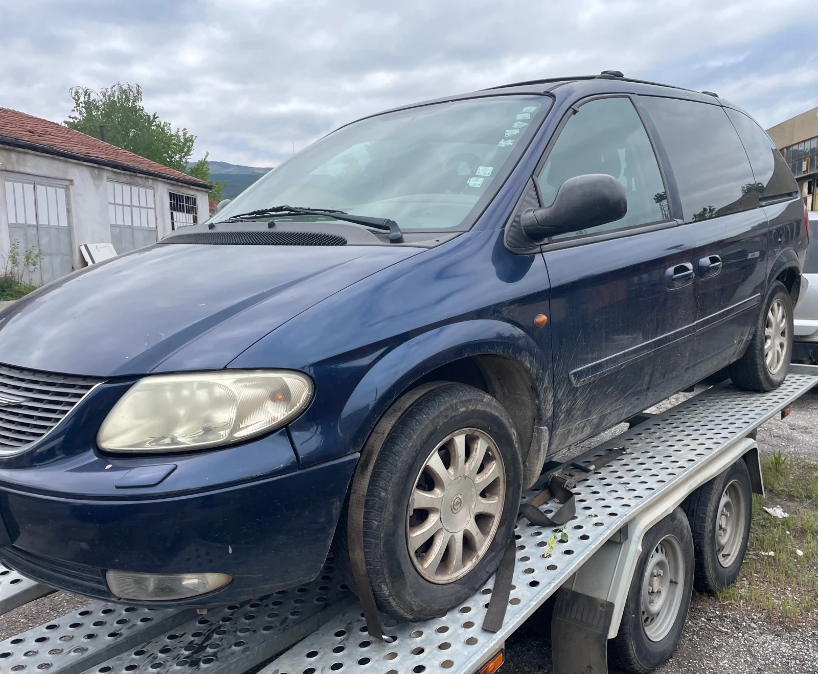 Chrysler Voyager 2.5 crdi, снимка 2 - Автомобили и джипове - 54543893