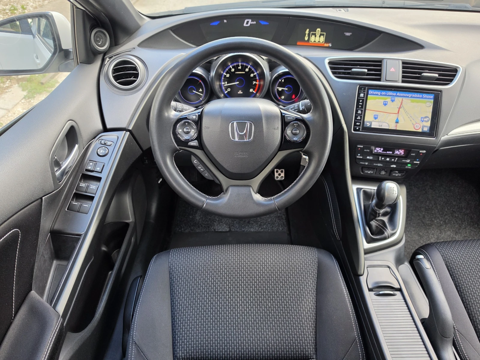 Honda Civic 1.8i-VTEC Black Edition, City Break, ЕВРО 6, снимка 12 - Автомобили и джипове - 54862209