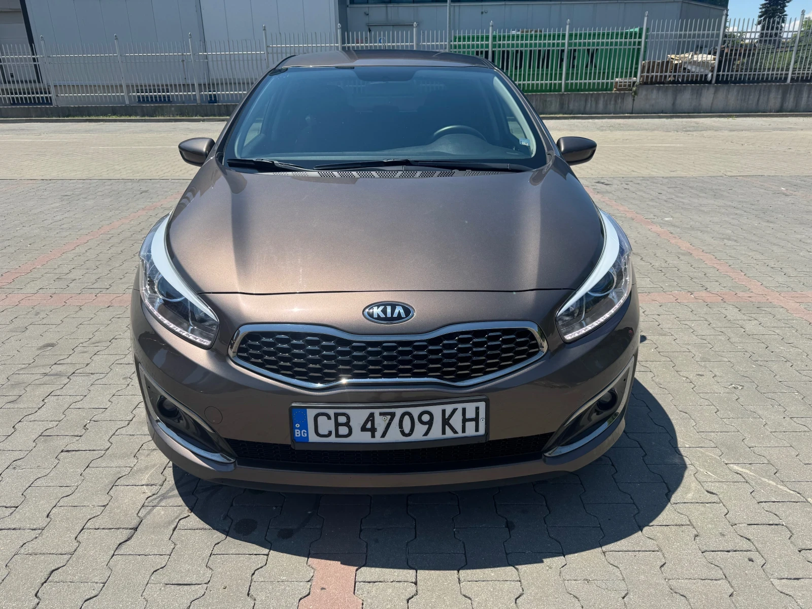 Kia Ceed 1.4crdi, 98хил.км, снимка 4 - Автомобили и джипове - 54987302