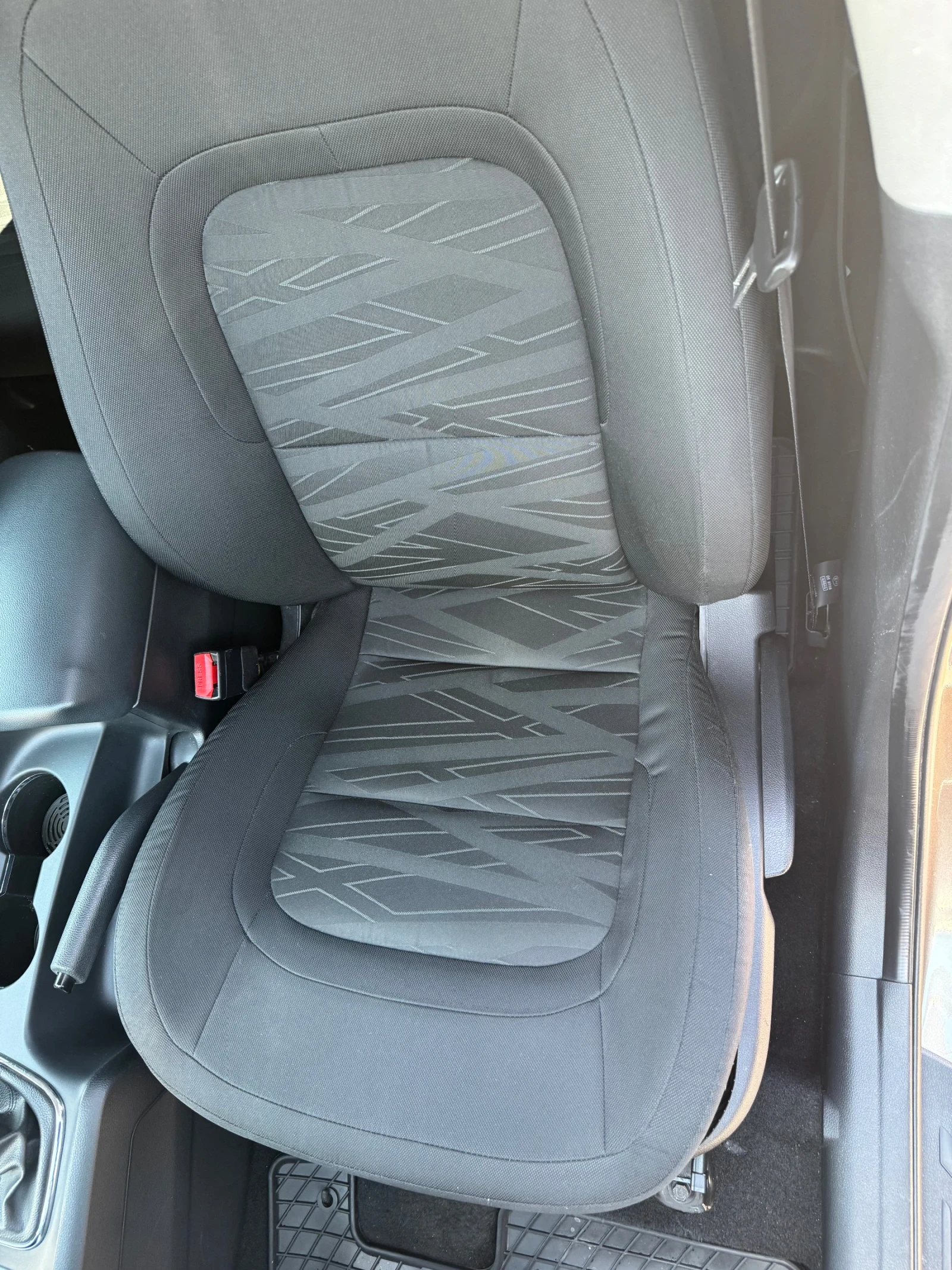 Kia Ceed 1.4crdi, 98хил.км, снимка 13 - Автомобили и джипове - 54987302