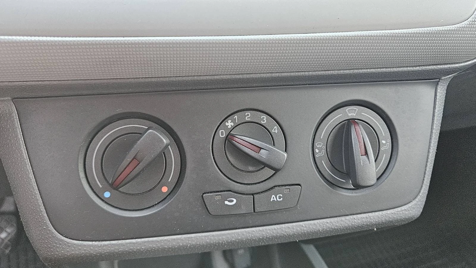 Seat Ibiza, снимка 11 - Автомобили и джипове - 55182944