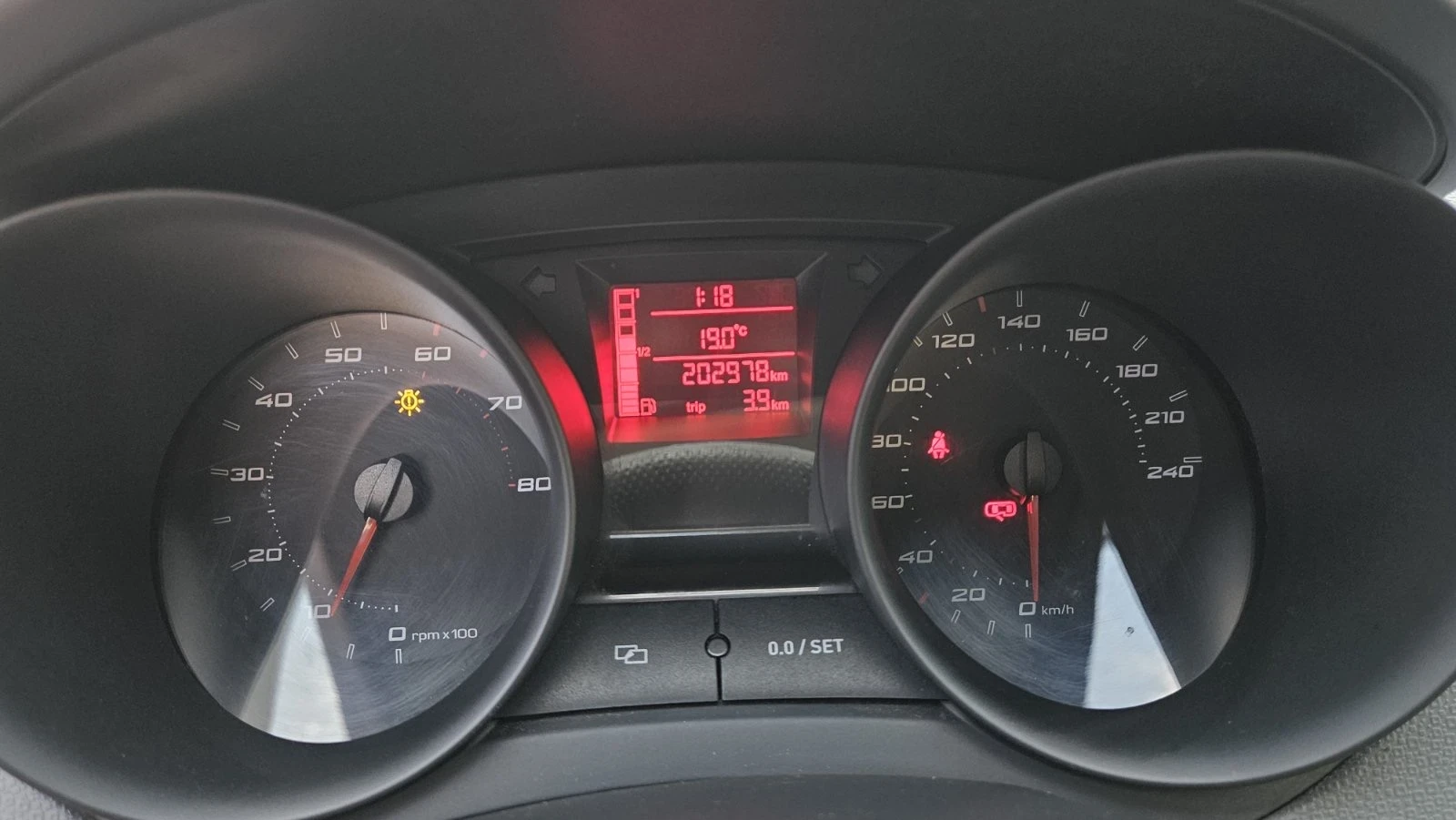 Seat Ibiza, снимка 10 - Автомобили и джипове - 55182944