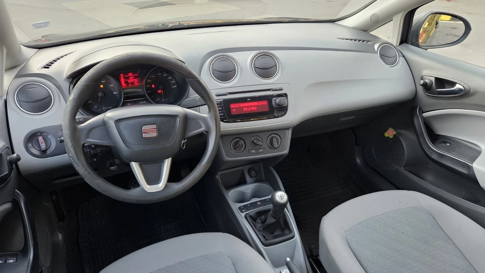 Seat Ibiza, снимка 17 - Автомобили и джипове - 55182944