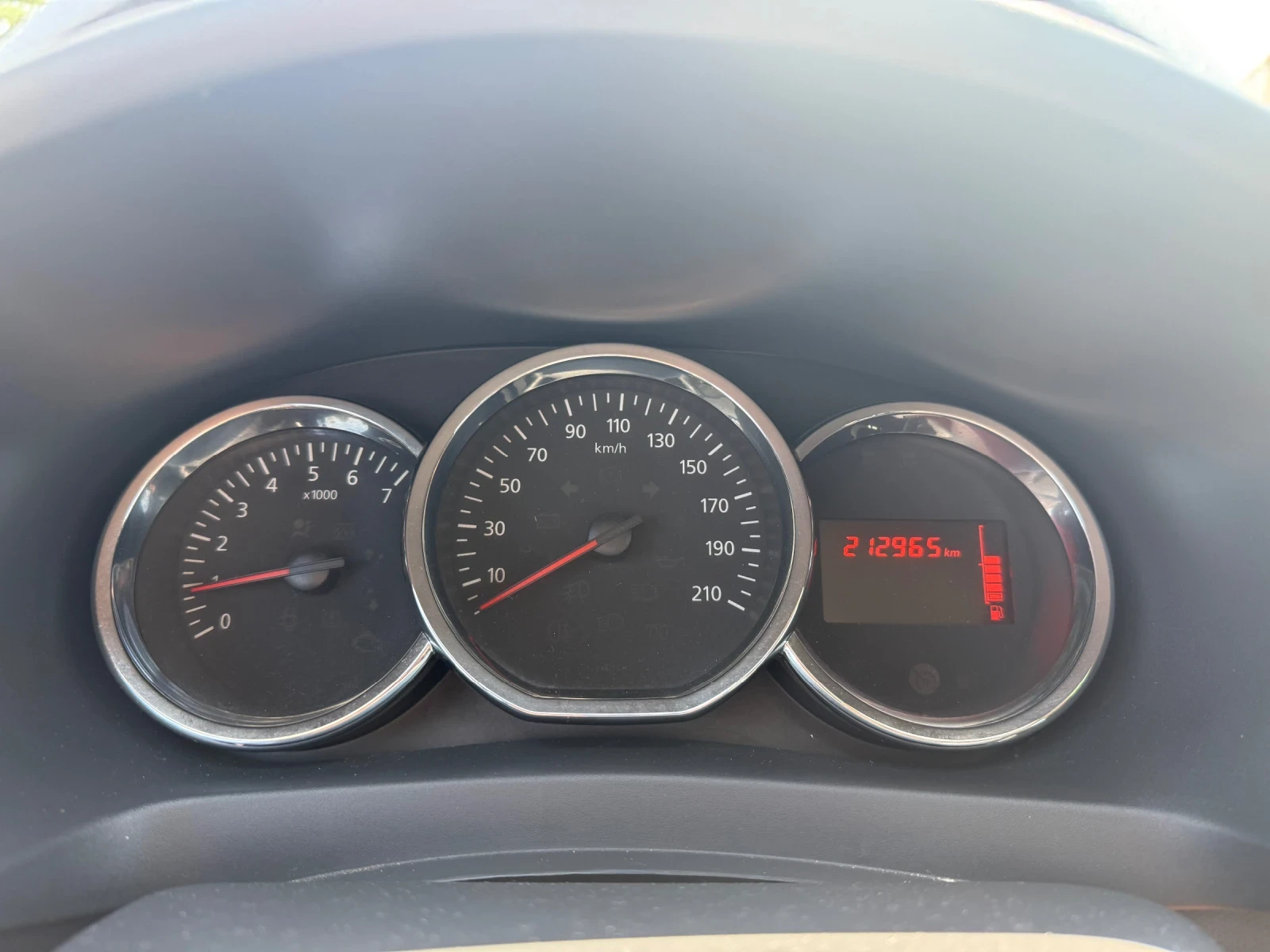 Dacia Sandero 1.2 75 кс - газ, снимка 11 - Автомобили и джипове - 55330935