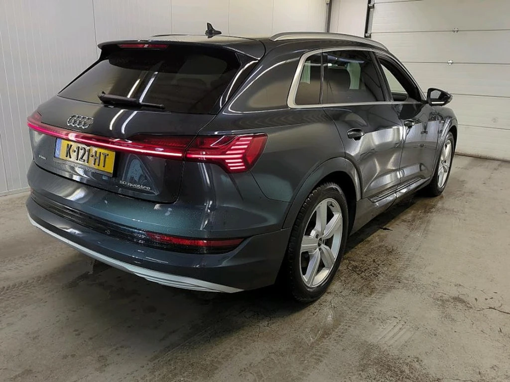 Audi E-Tron 50 Launch, снимка 4 - Автомобили и джипове - 55378476