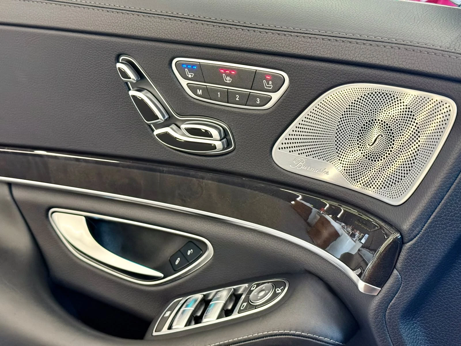 Mercedes-Benz S 350 L* AMG* 4M* Burmester* TV* Pano* Full* ЛИЗИНГ, снимка 7 - Автомобили и джипове - 55543645