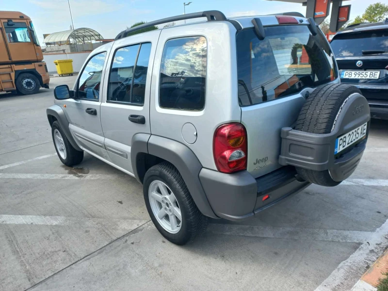 Jeep Cherokee, снимка 3 - Автомобили и джипове - 48695335