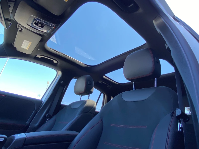 Mercedes-Benz GLA 250 4M AMG Panorama, снимка 13 - Автомобили и джипове - 51090893