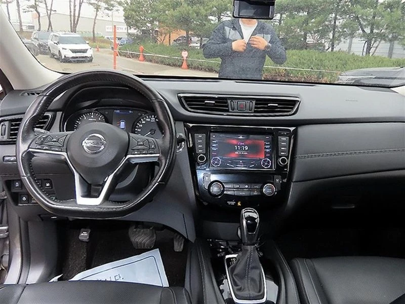 Nissan X-trail 2.5 4WD| 178к.с.| ВКЛ.ТЕХНОТЕСТ, снимка 7 - Автомобили и джипове - 55610921