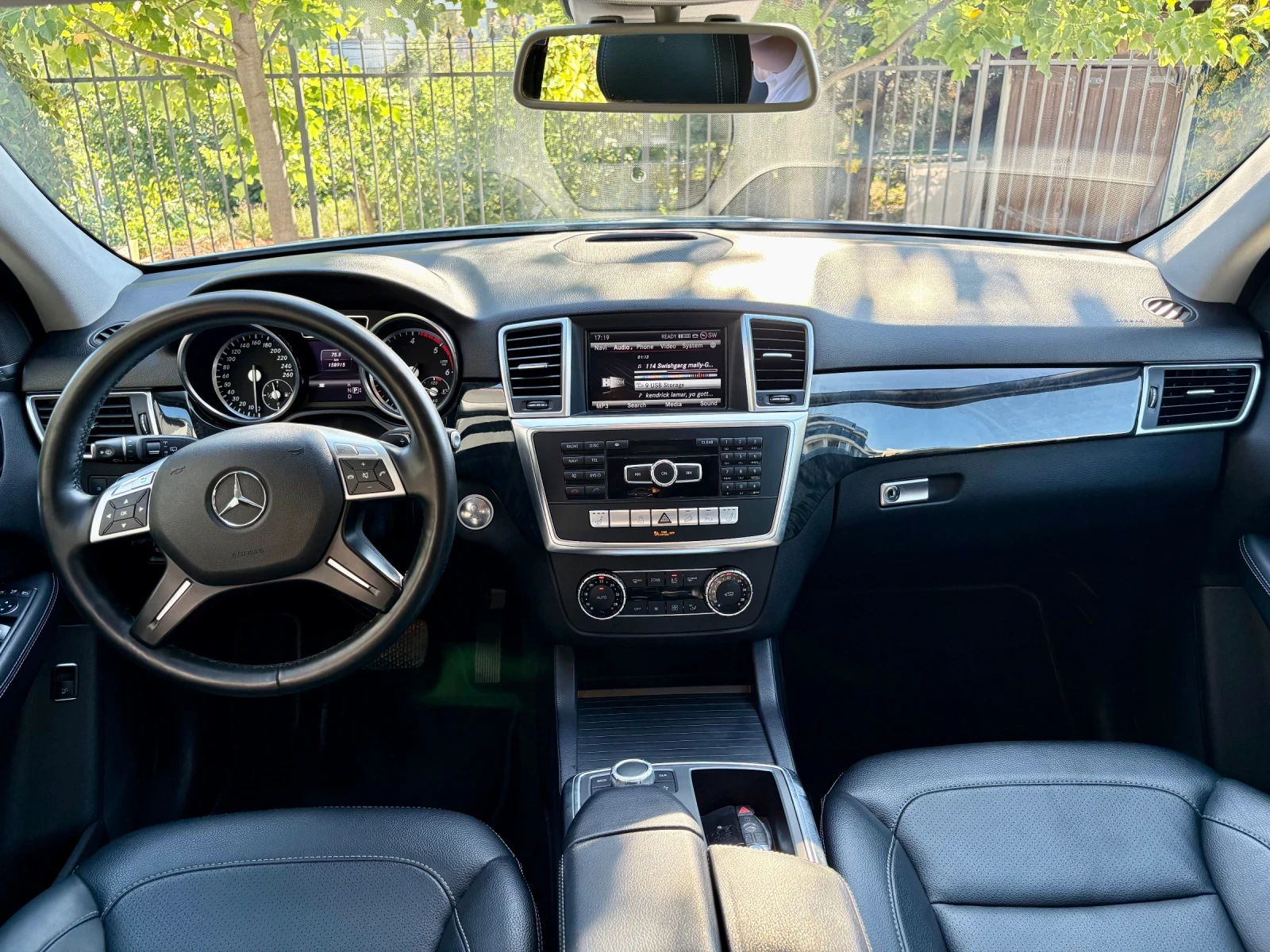 Mercedes-Benz ML 350 Bluetec AMG LINE Панорама - изображение 10
