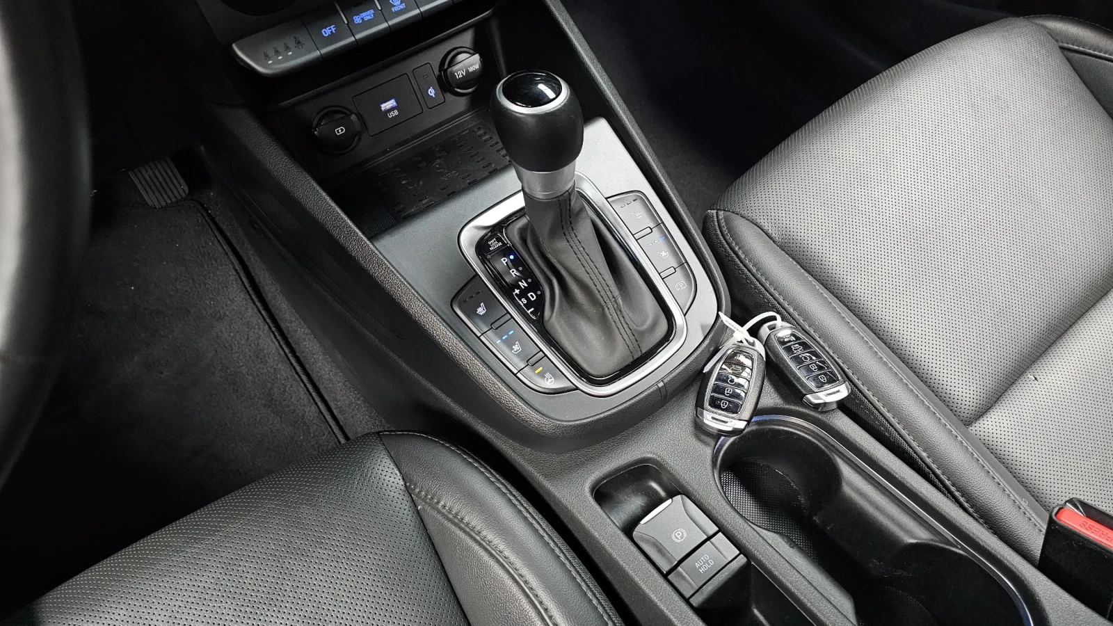 Hyundai Kona Hybrid Подгрев/Обдухване, снимка 14 - Автомобили и джипове - 54619556