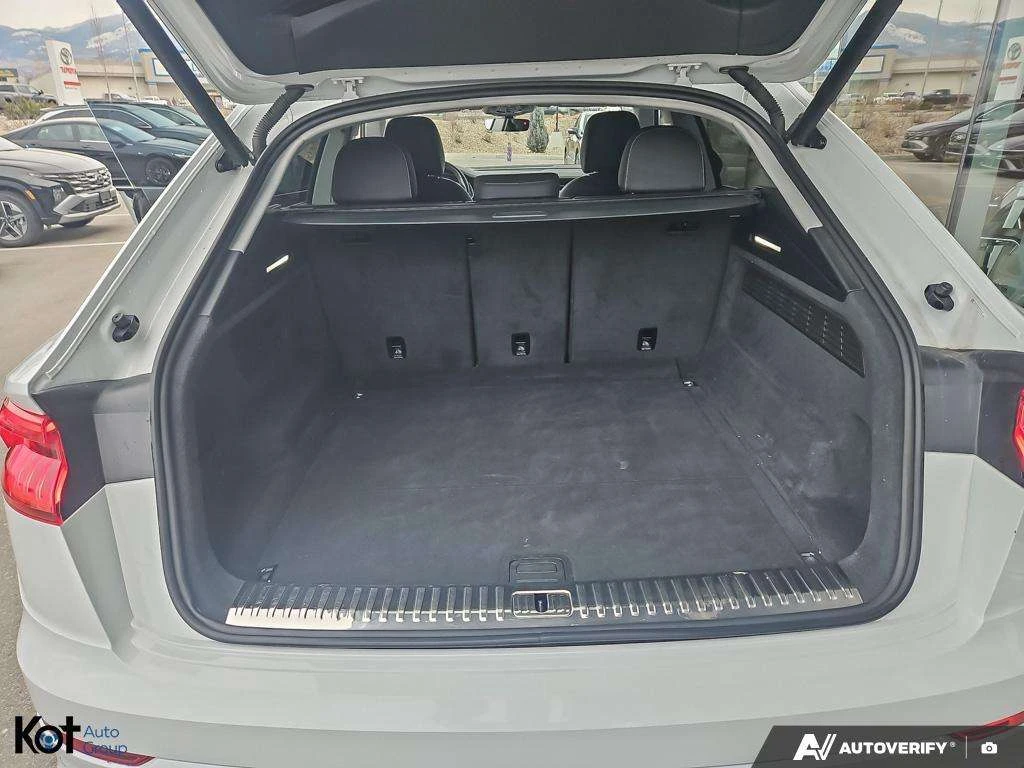 Audi Q8 Progressiv, снимка 12 - Автомобили и джипове - 54806797