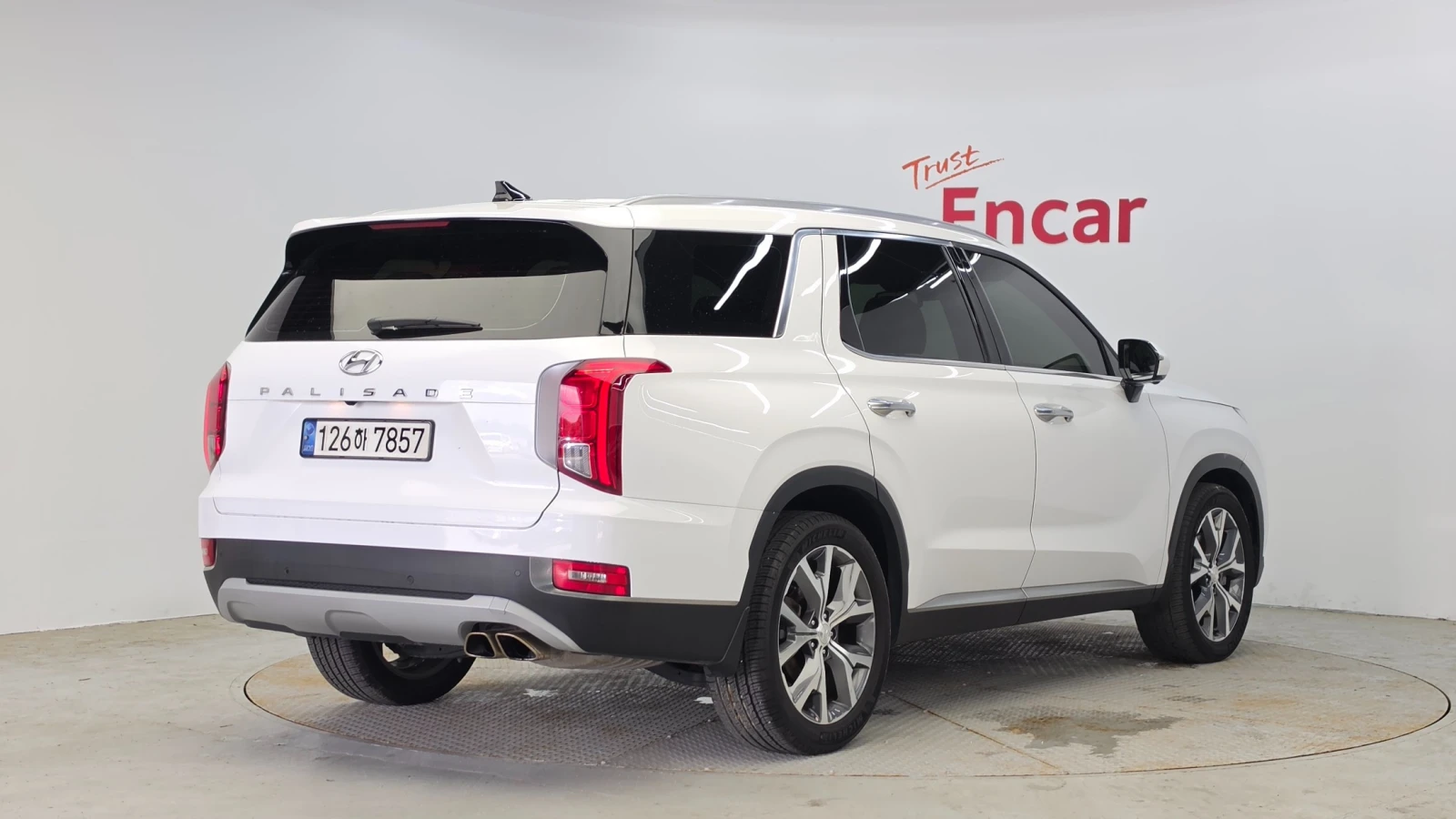 Hyundai Palisade 7 Места | HUD | 360 Камера | Вентилирани Седалки, снимка 2 - Автомобили и джипове - 54811900
