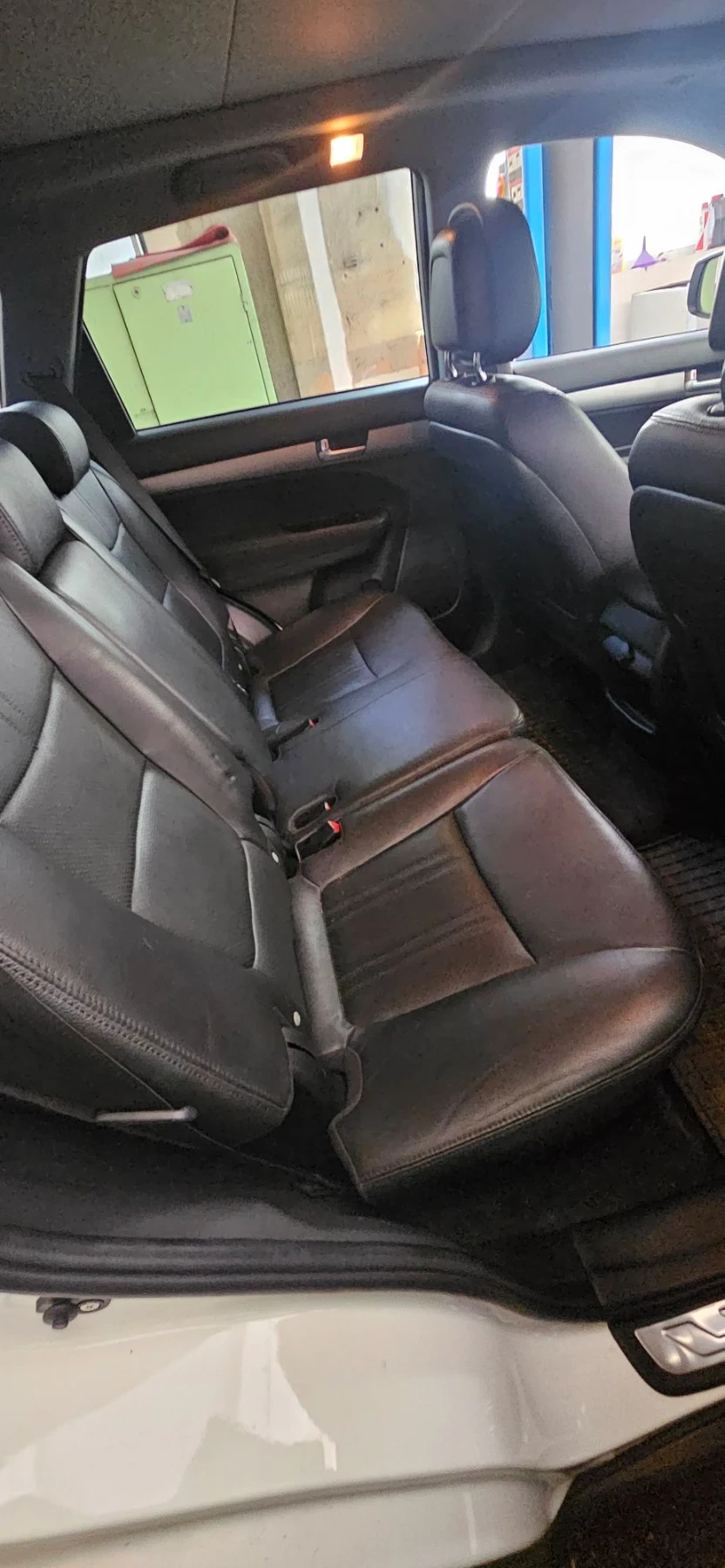 Kia Sorento 2.2CRDI 4X4, снимка 16 - Автомобили и джипове - 56316540
