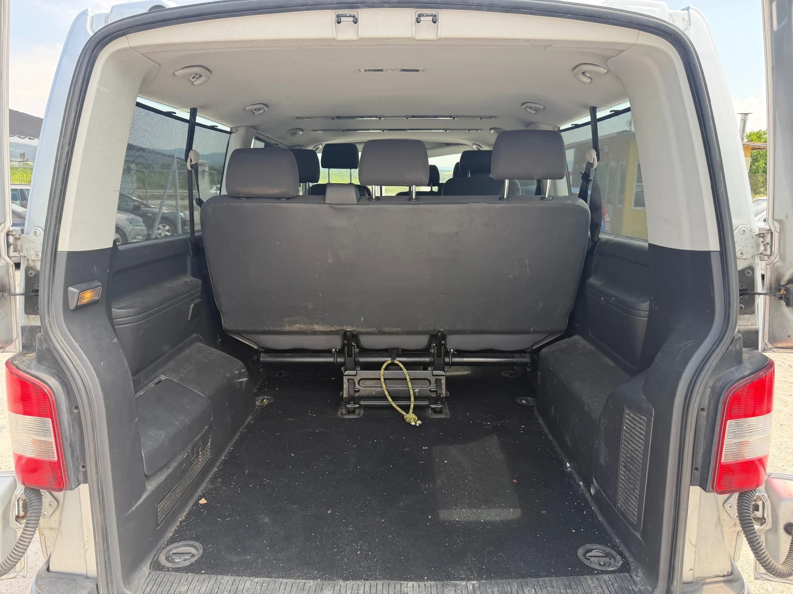 VW Caravelle 2.0/140кс MAXI EVRO5B 9места Климатроник, снимка 10 - Бусове и автобуси - 54996169
