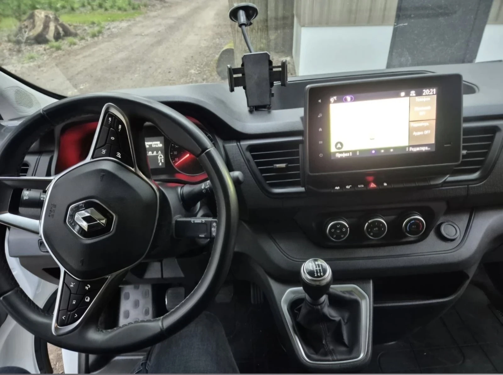 Renault Trafic, снимка 9 - Бусове и автобуси - 55566411