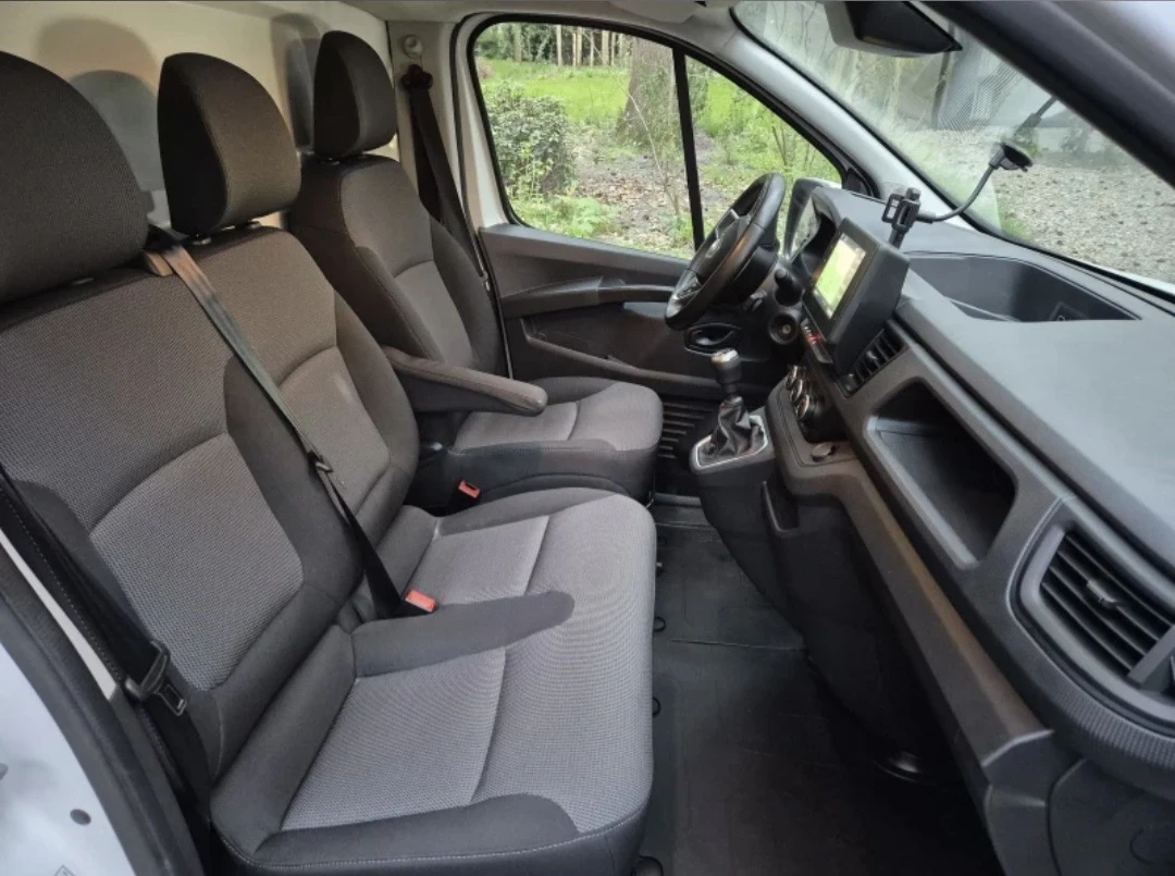 Renault Trafic, снимка 8 - Бусове и автобуси - 55566411
