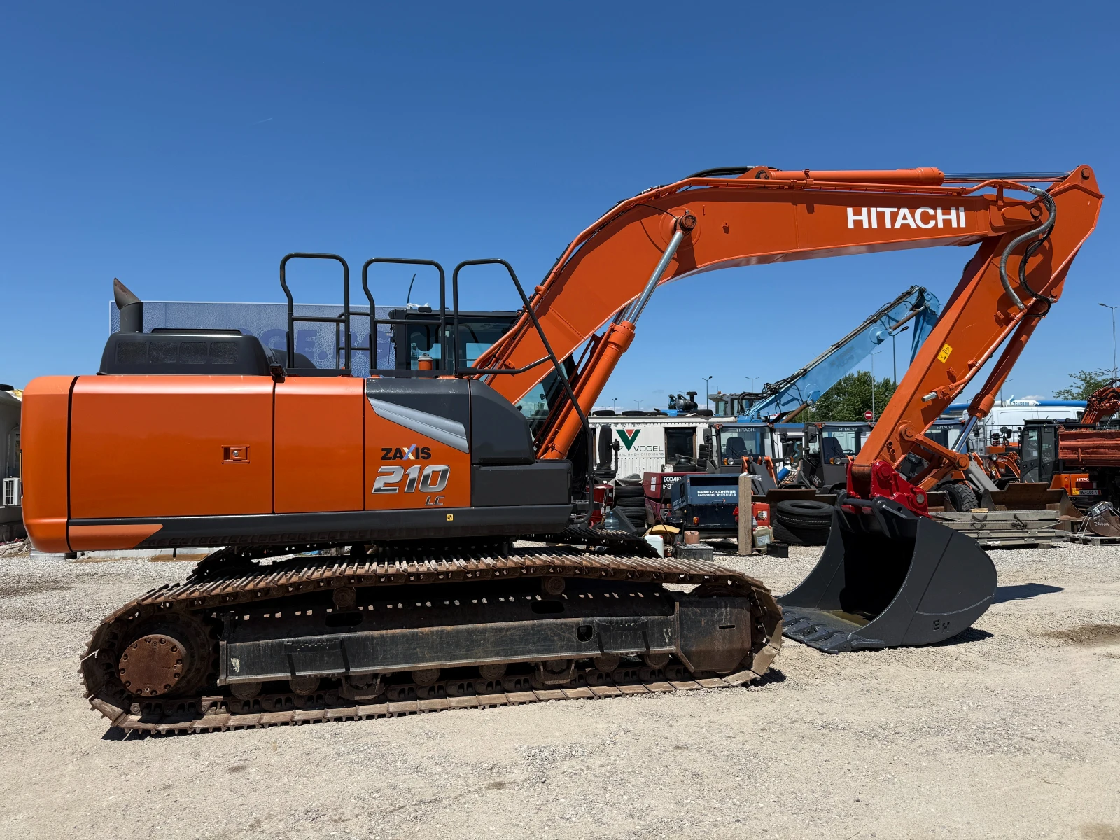 Багер Hitachi ZX 210 LC-7, снимка 12 - Индустриална техника - 54668032