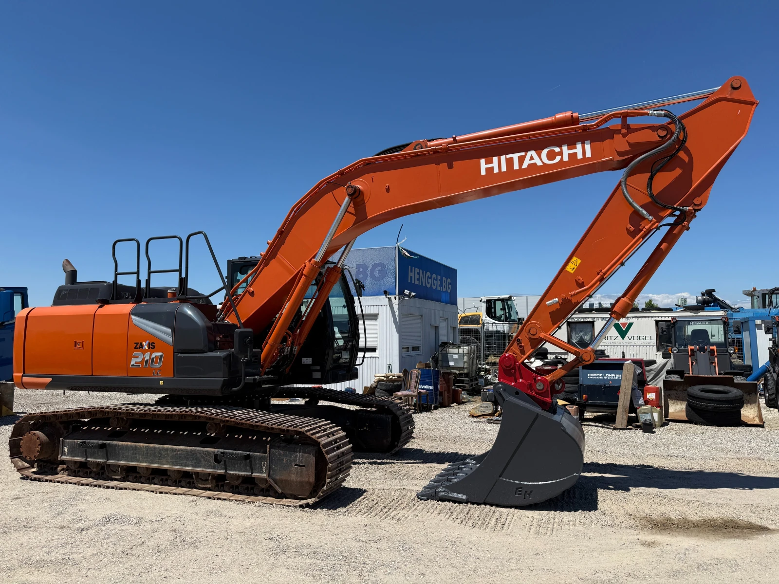Багер Hitachi ZX 210 LC-7, снимка 14 - Индустриална техника - 54668032