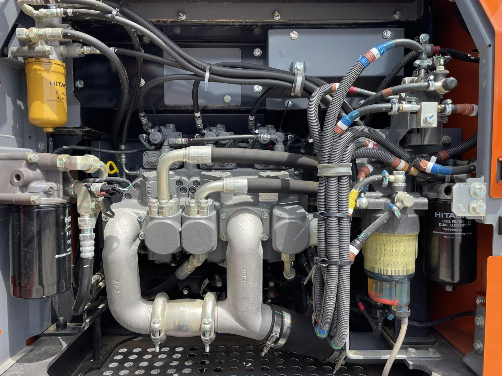 Багер Hitachi ZX 210 LC-7, снимка 16 - Индустриална техника - 54668032